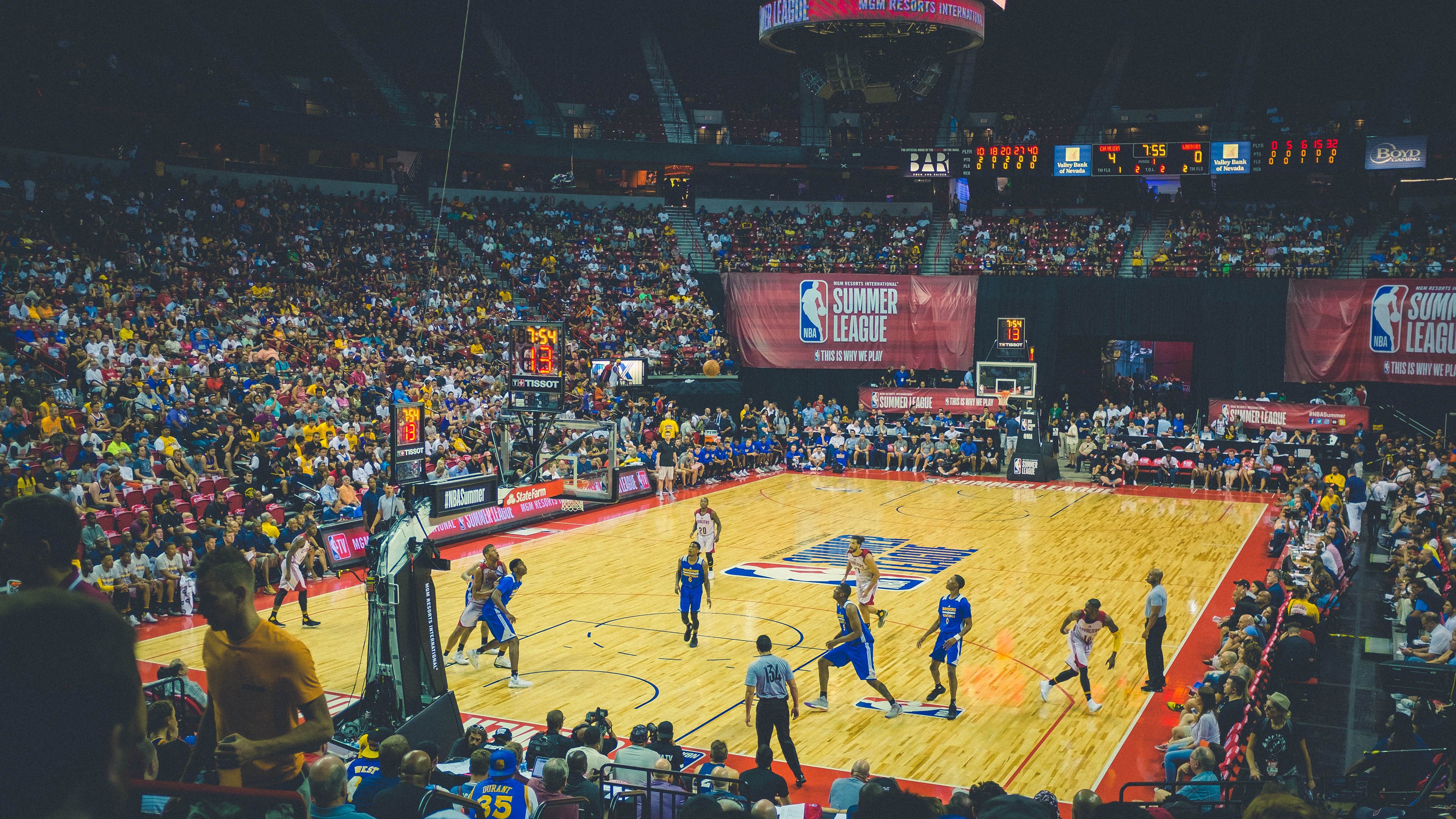 76人重新建立防守体系整体强度上升,76人训练