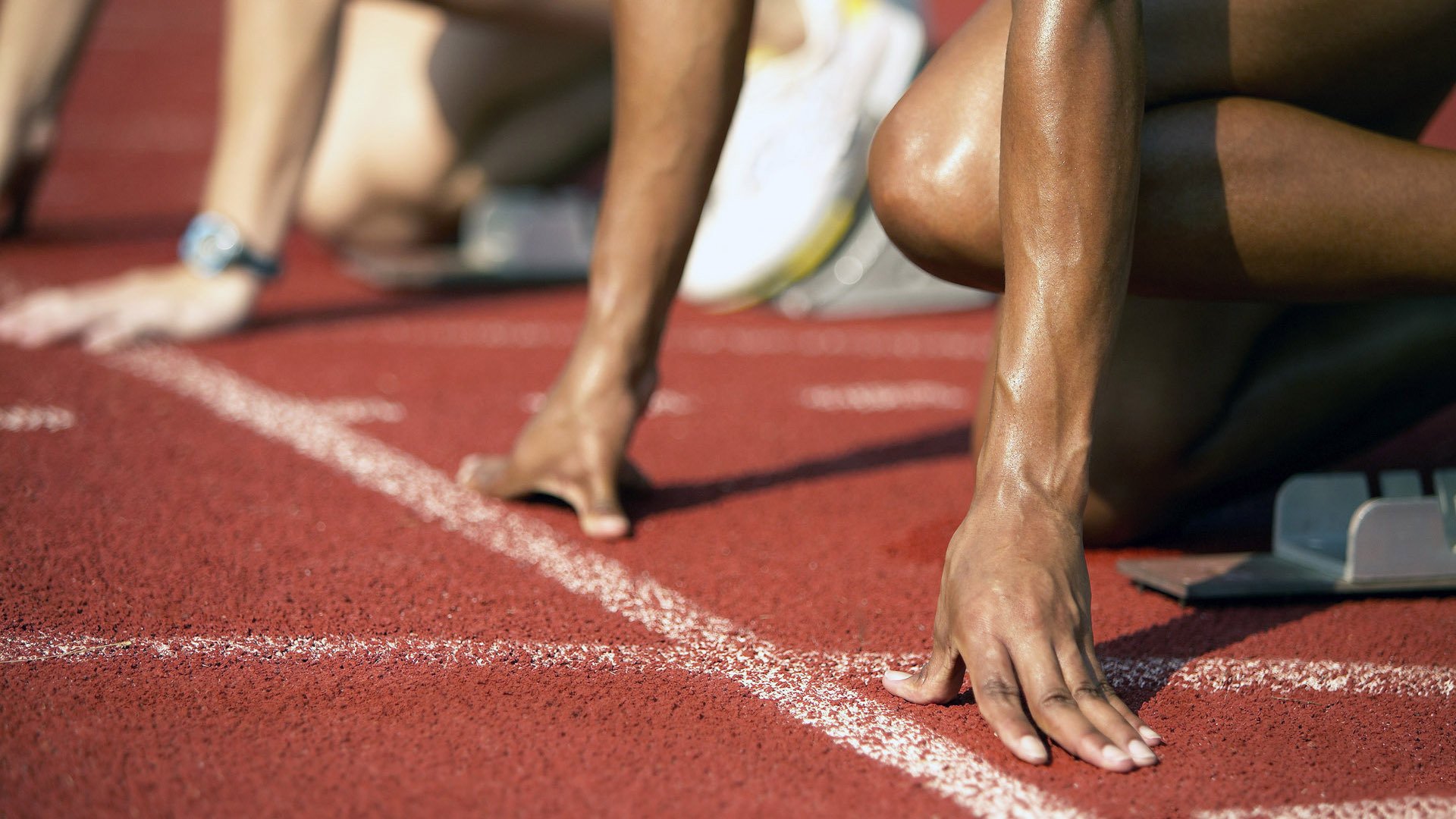 体坛记忆｜福冈世锦赛蝶泳决赛，张雨霏最后5米不换气狂冲，逆袭夺金