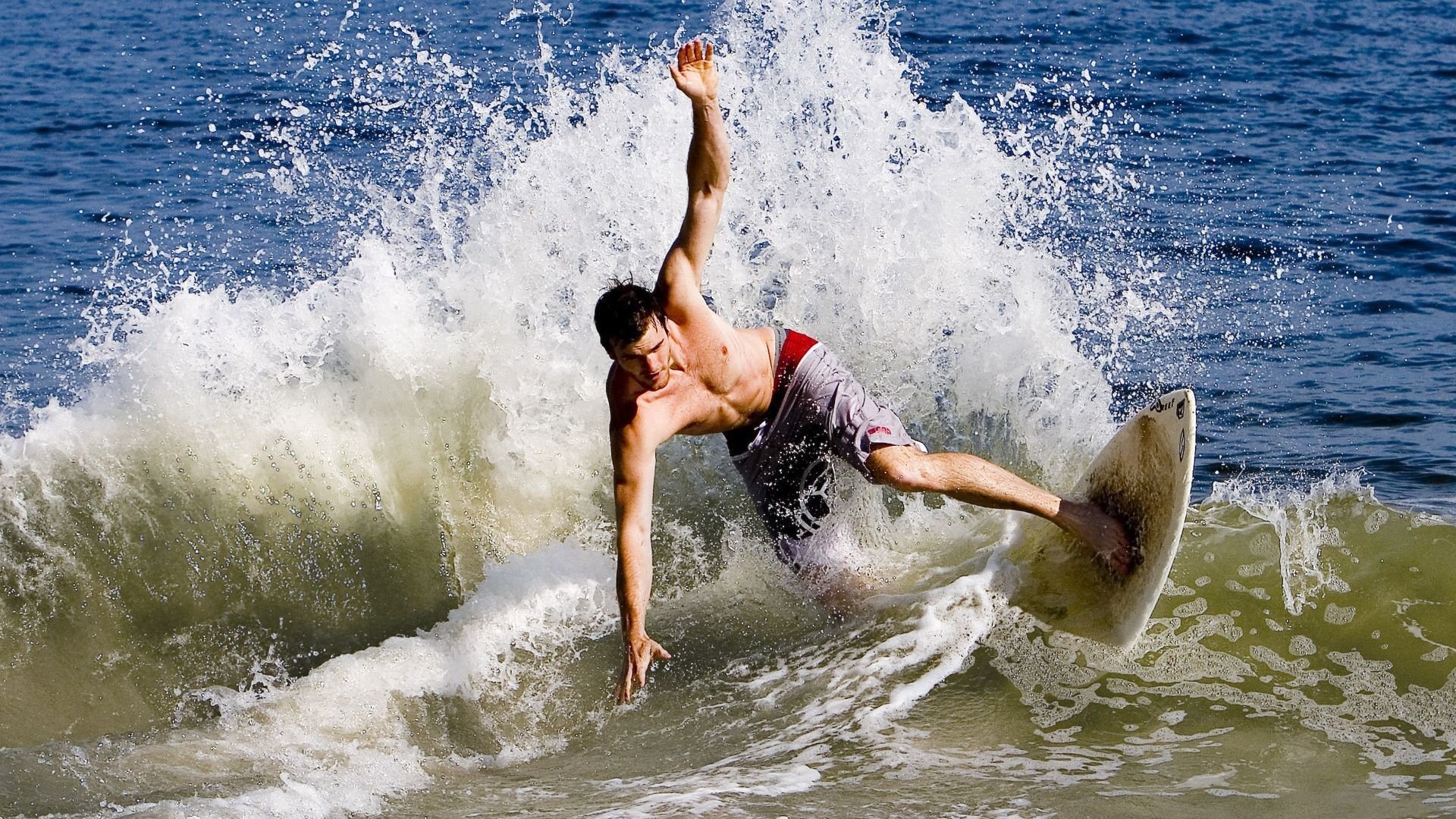 世界杯：音乐人创作大量足球主题新歌 多首出圈成为球迷BGM